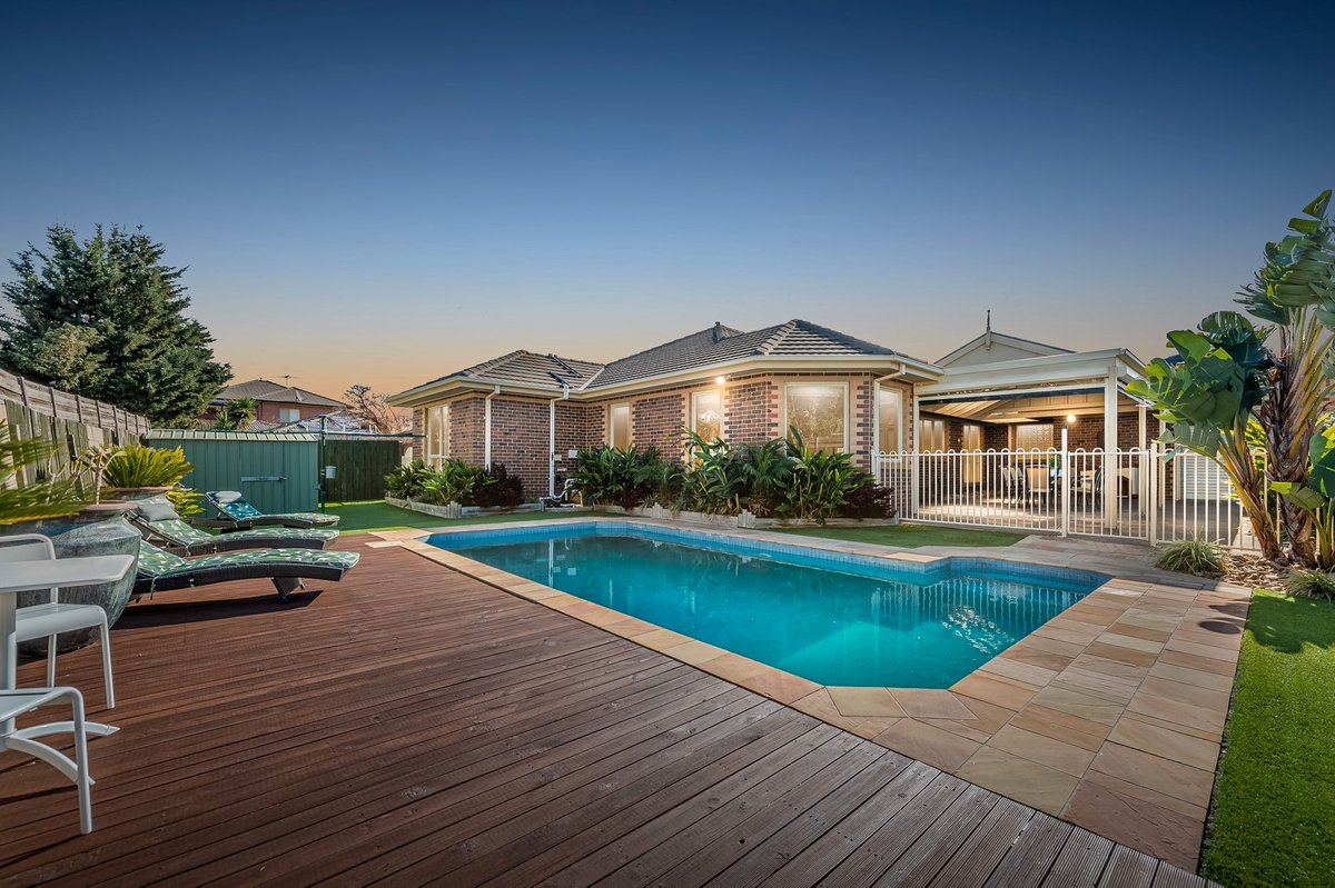 28 Golden Ash Grove Hoppers Crossing - Residential for sale