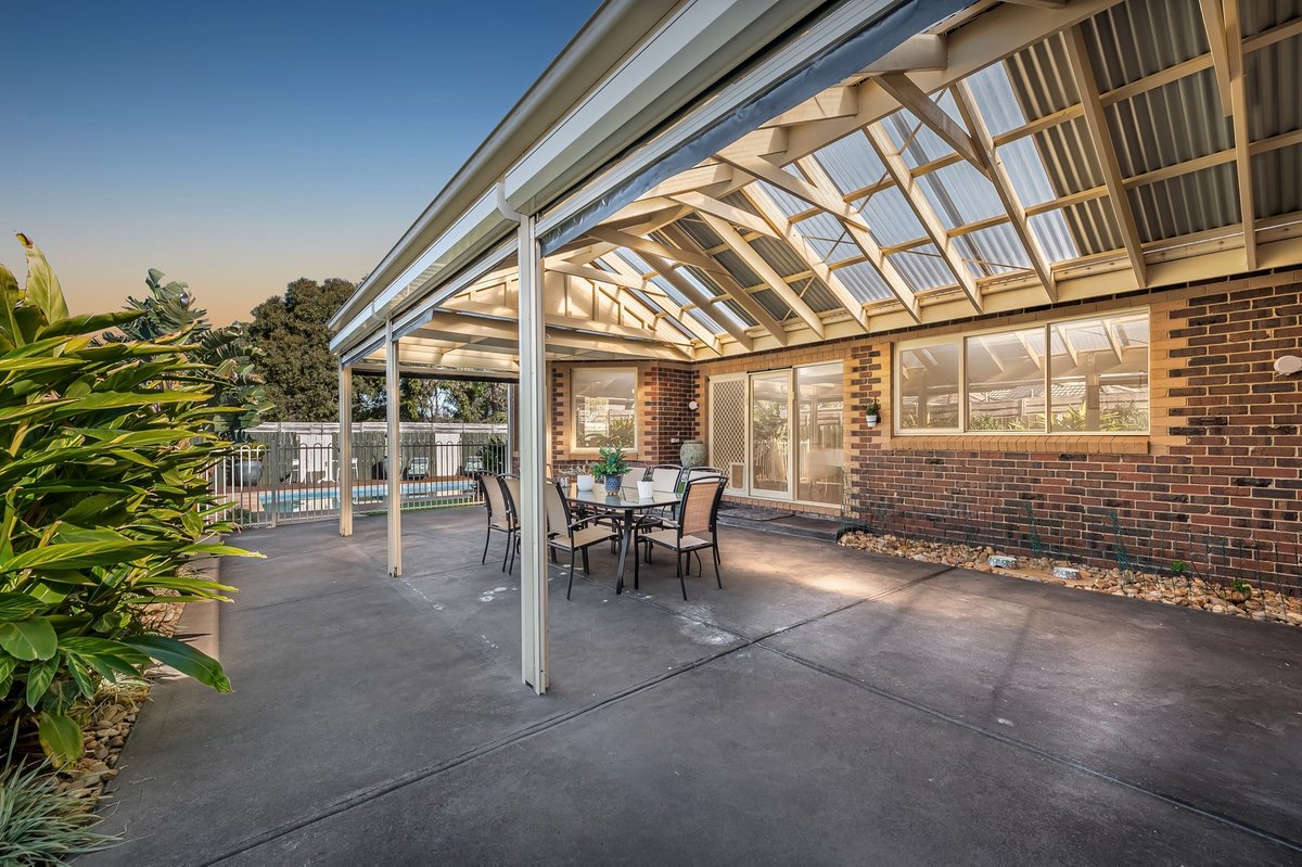 28 Golden Ash Grove Hoppers Crossing - Residential for sale