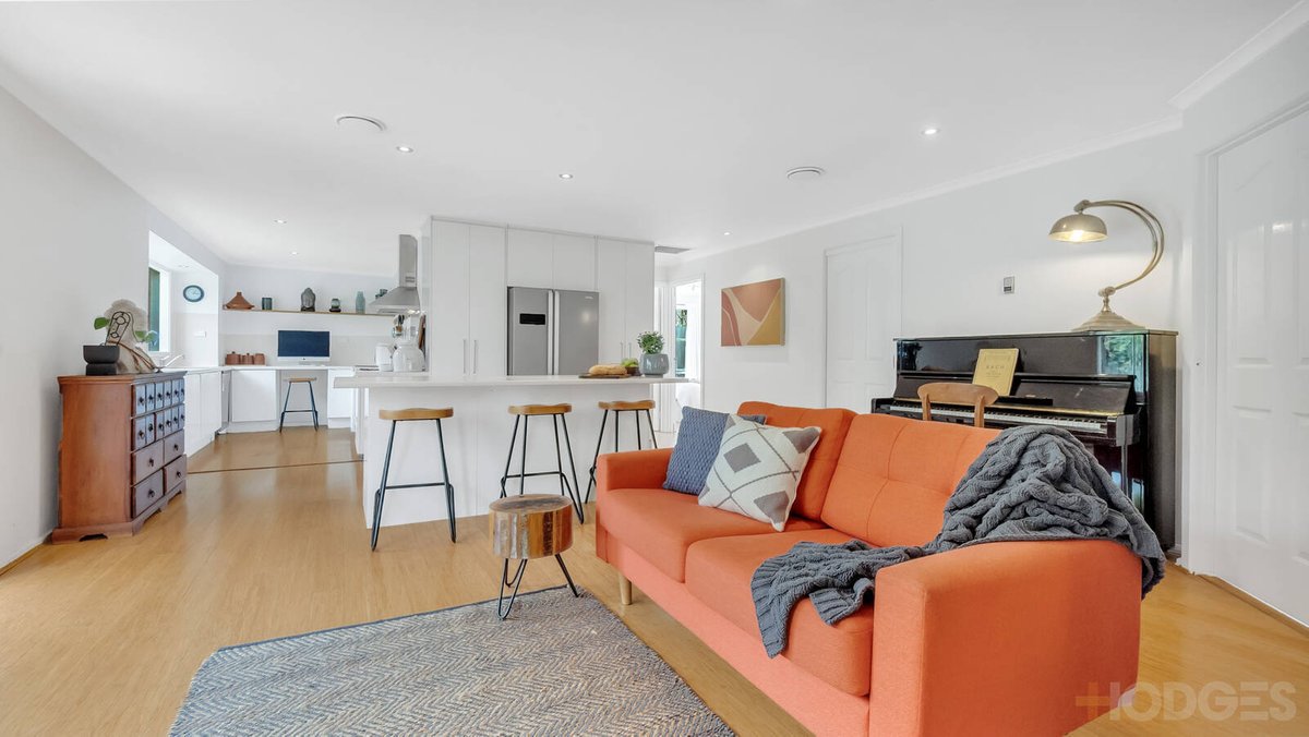 28 Nurten Parade Aspendale Gardens - Residential for sale