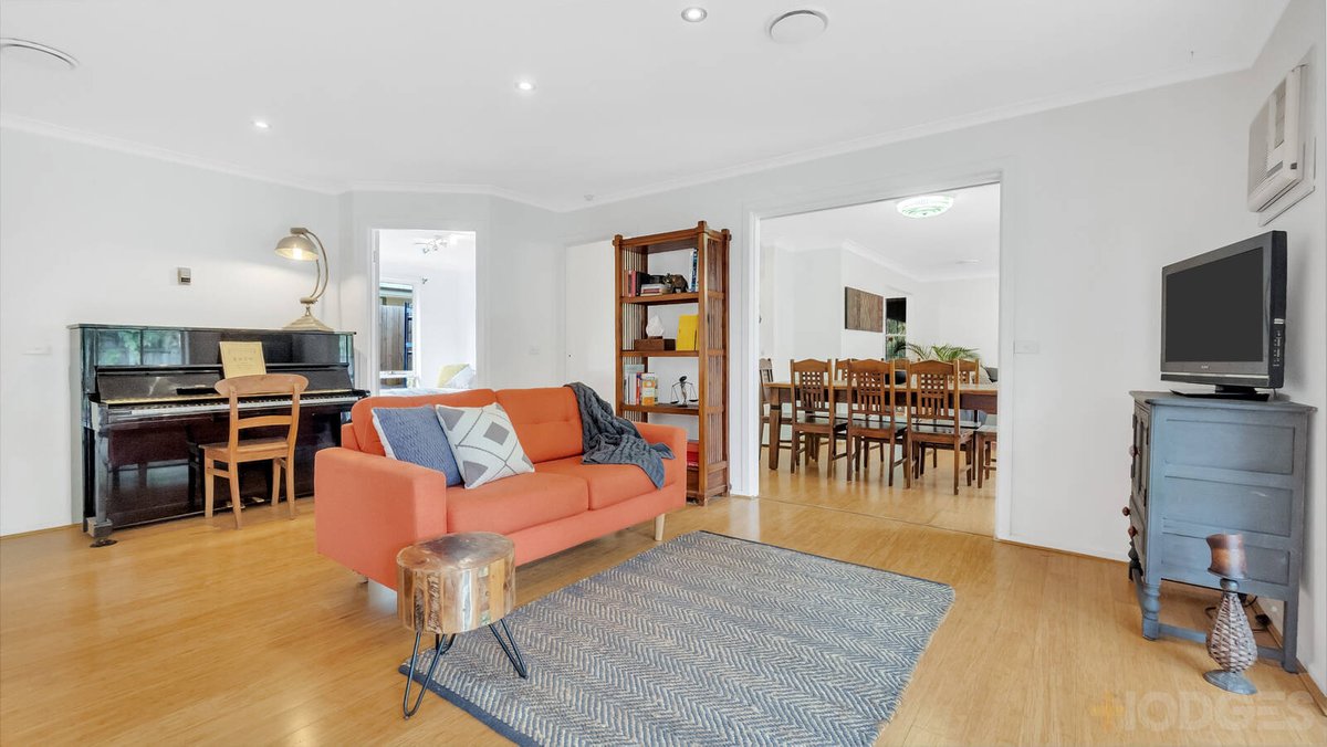 28 Nurten Parade Aspendale Gardens - Residential for sale