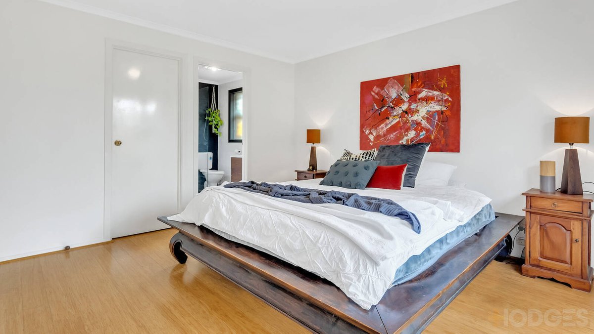 28 Nurten Parade Aspendale Gardens - Residential for sale