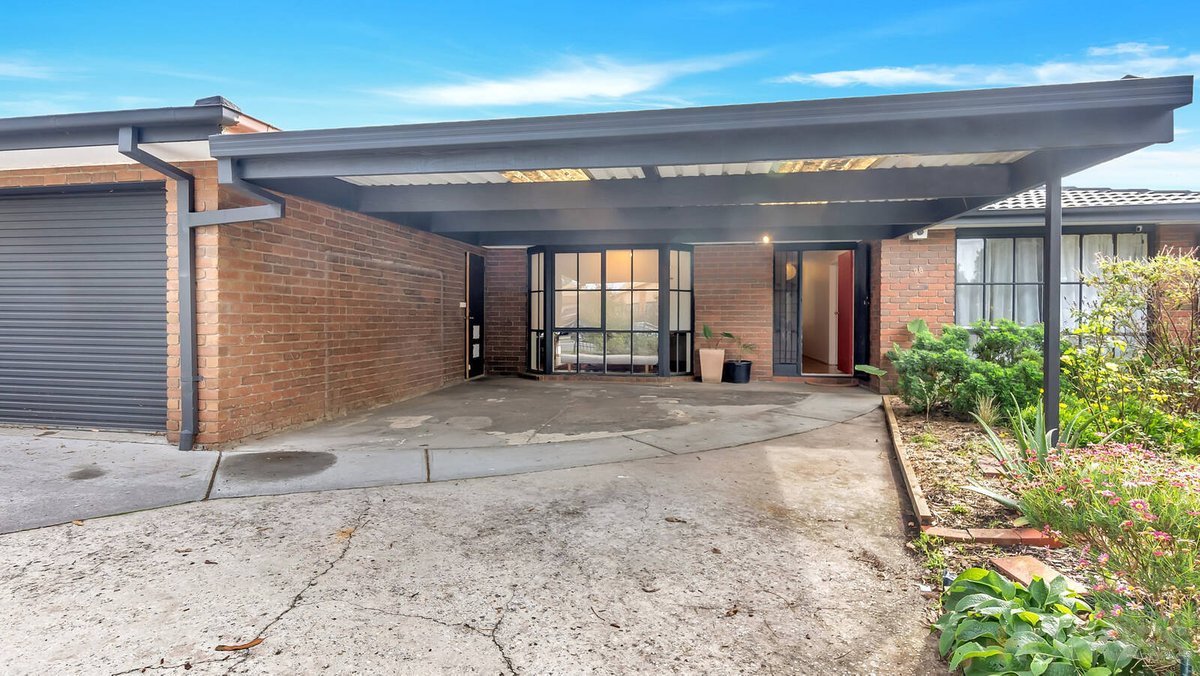 28 Nurten Parade Aspendale Gardens - Residential for sale