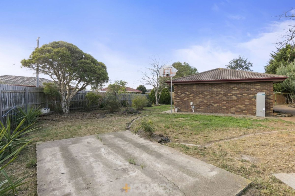 28 Queensbury Way Werribee - Residential for sale