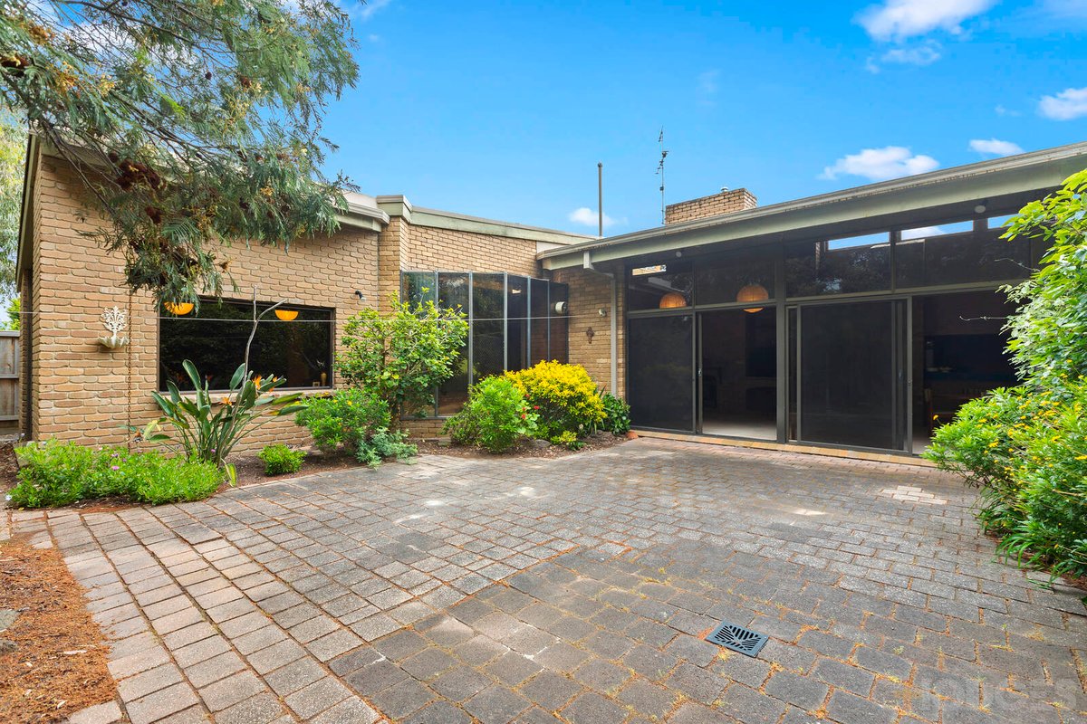 28 Vardon Avenue Beaumaris - Residential for sale