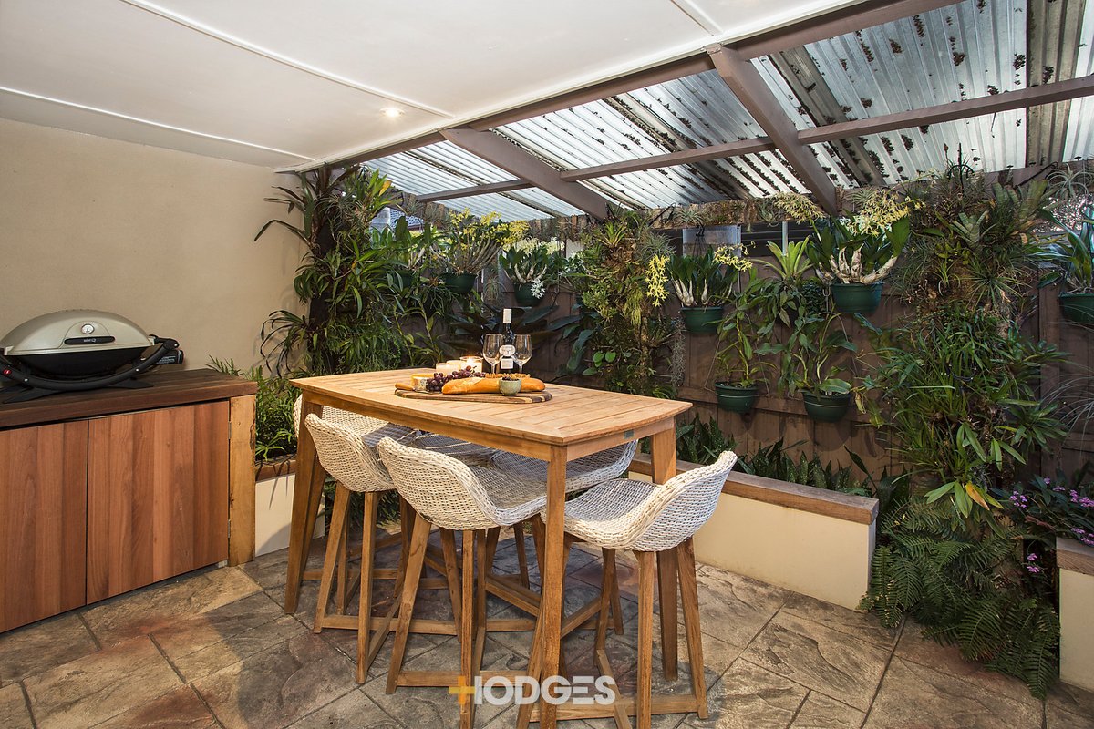 2/8 Woods Avenue Mordialloc - Residential for sale