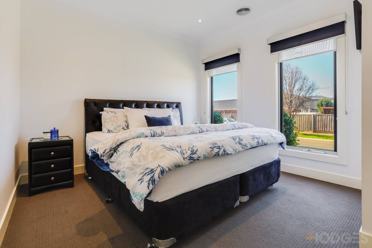 28 Yankos Drive Werribee - Residential for sale
