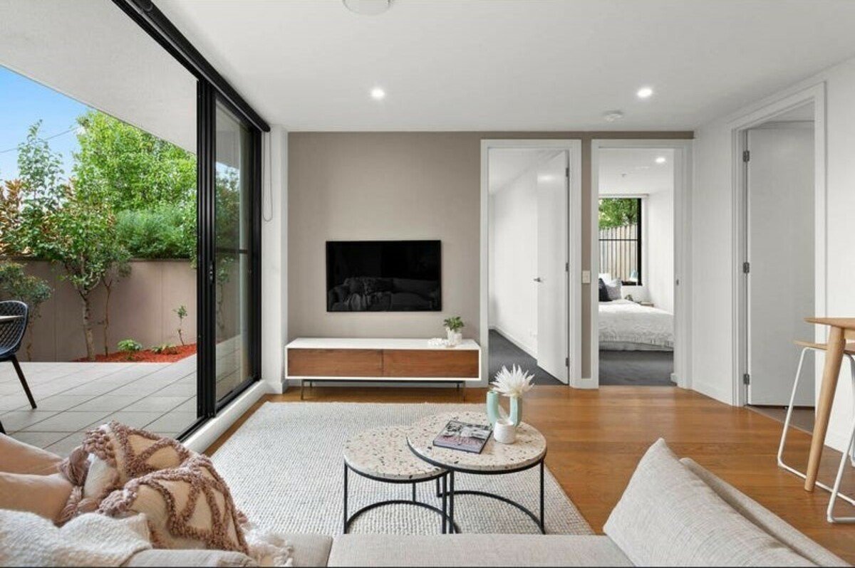 2 / 81 Warrigal Road  Mentone - Residential for lease