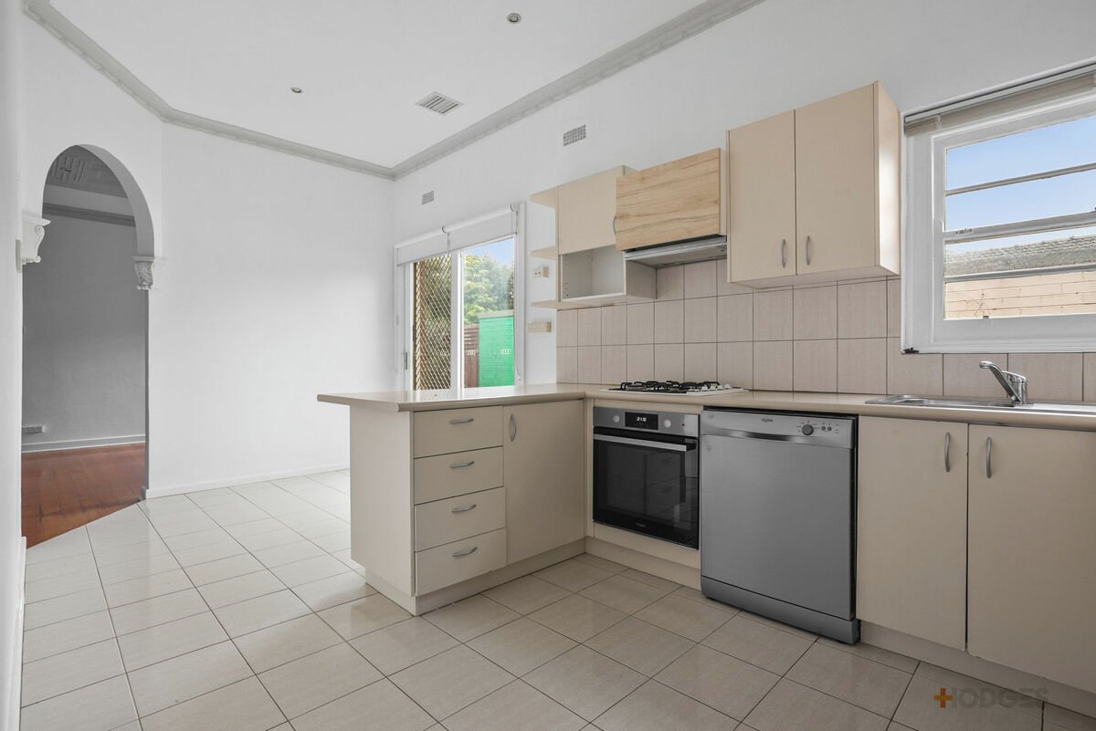 28A Naples Road Mentone - Residential for lease