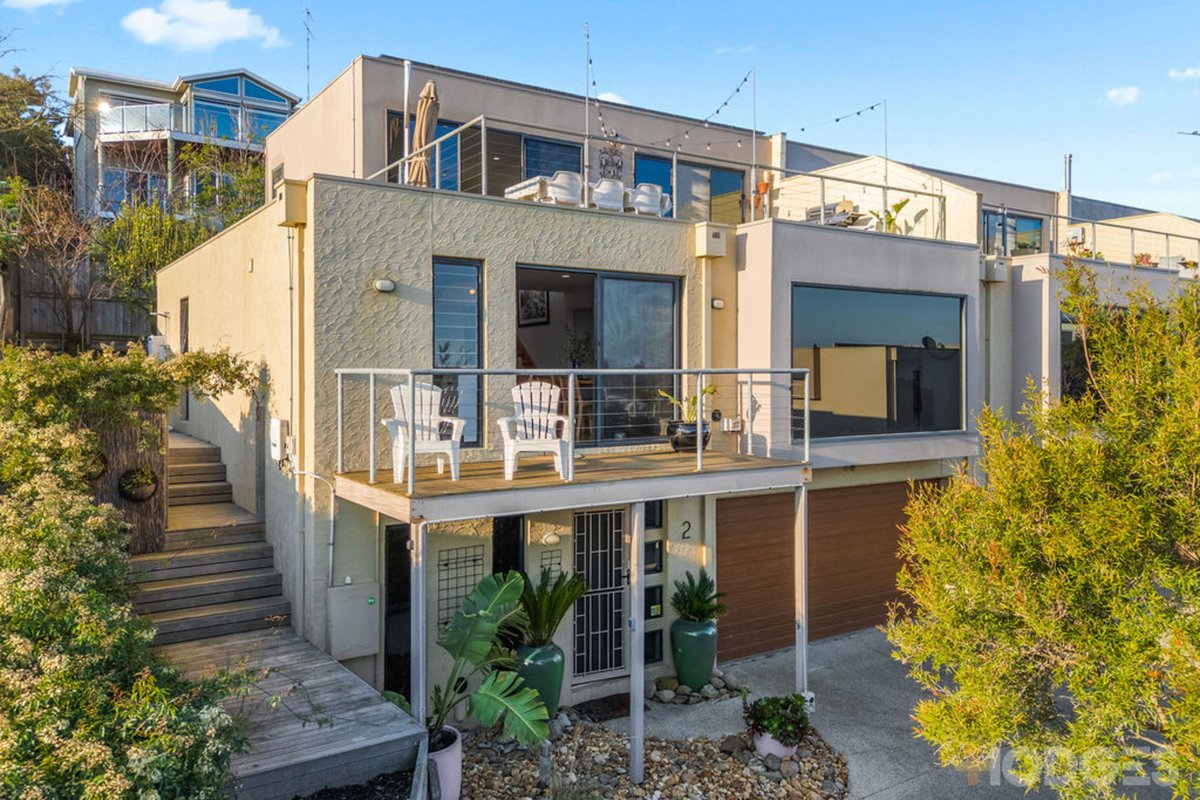 2 / 9-11 The Parade Ocean Grove - 3 bedroom property