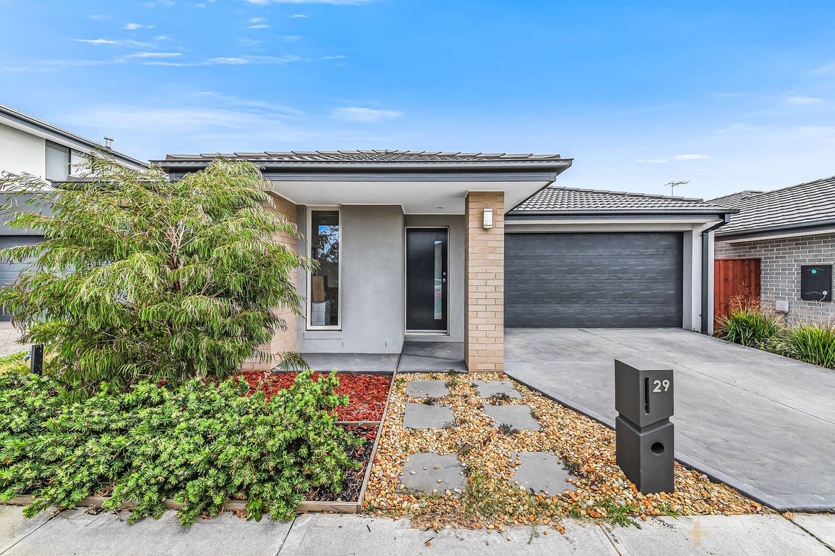 29 Ballymarang Chase Cranbourne West - Residential for sale