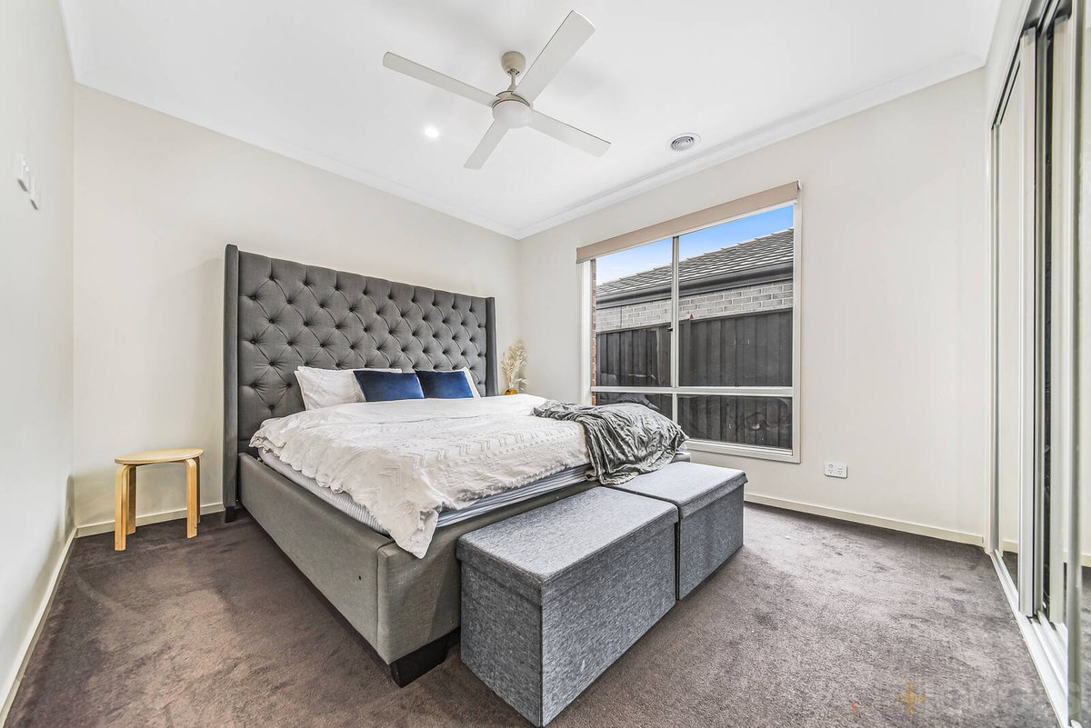 29 Ballymarang Chase Cranbourne West - Residential for sale