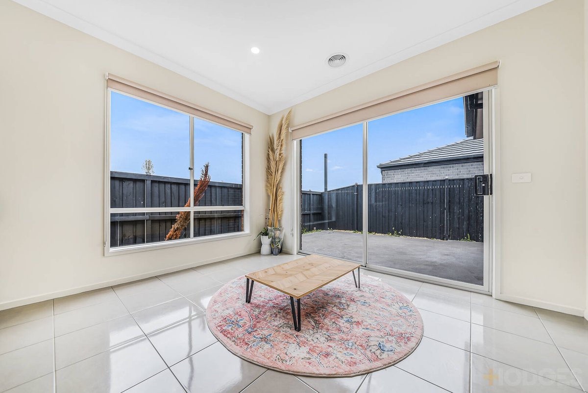 29 Ballymarang Chase Cranbourne West - Residential for sale