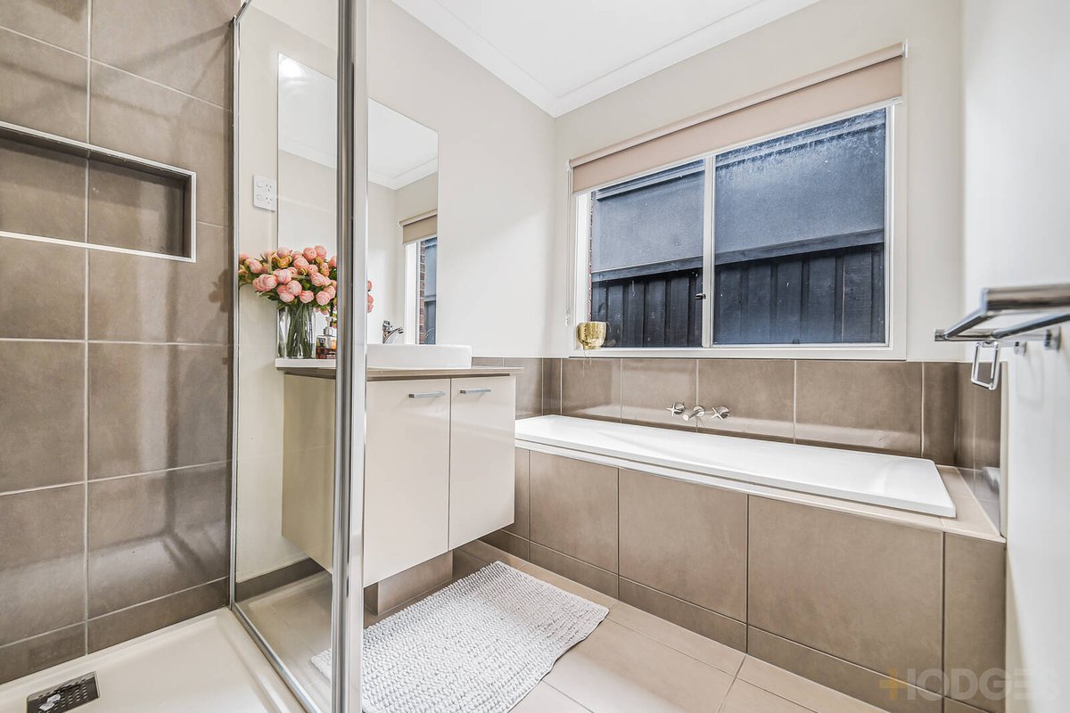 29 Ballymarang Chase Cranbourne West - Residential for sale