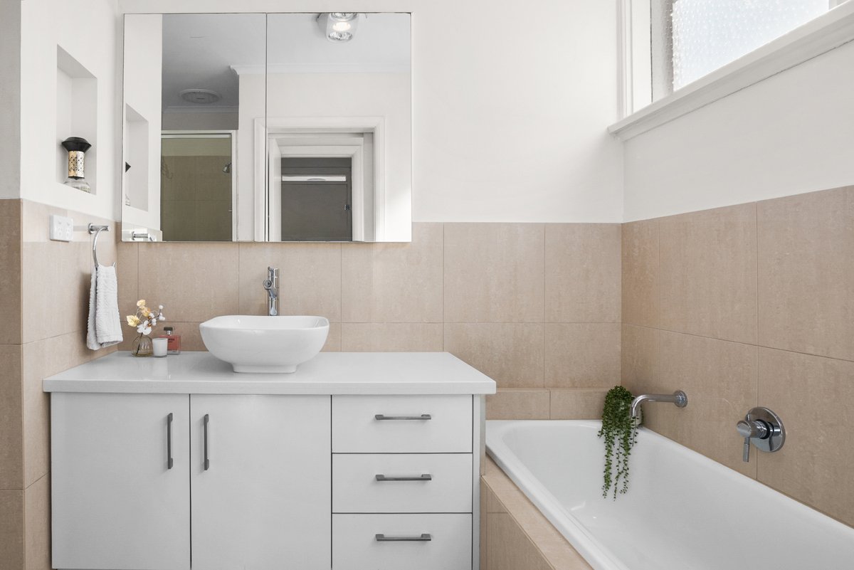 2 / 9 Binnie Street Brighton East - Residential for lease