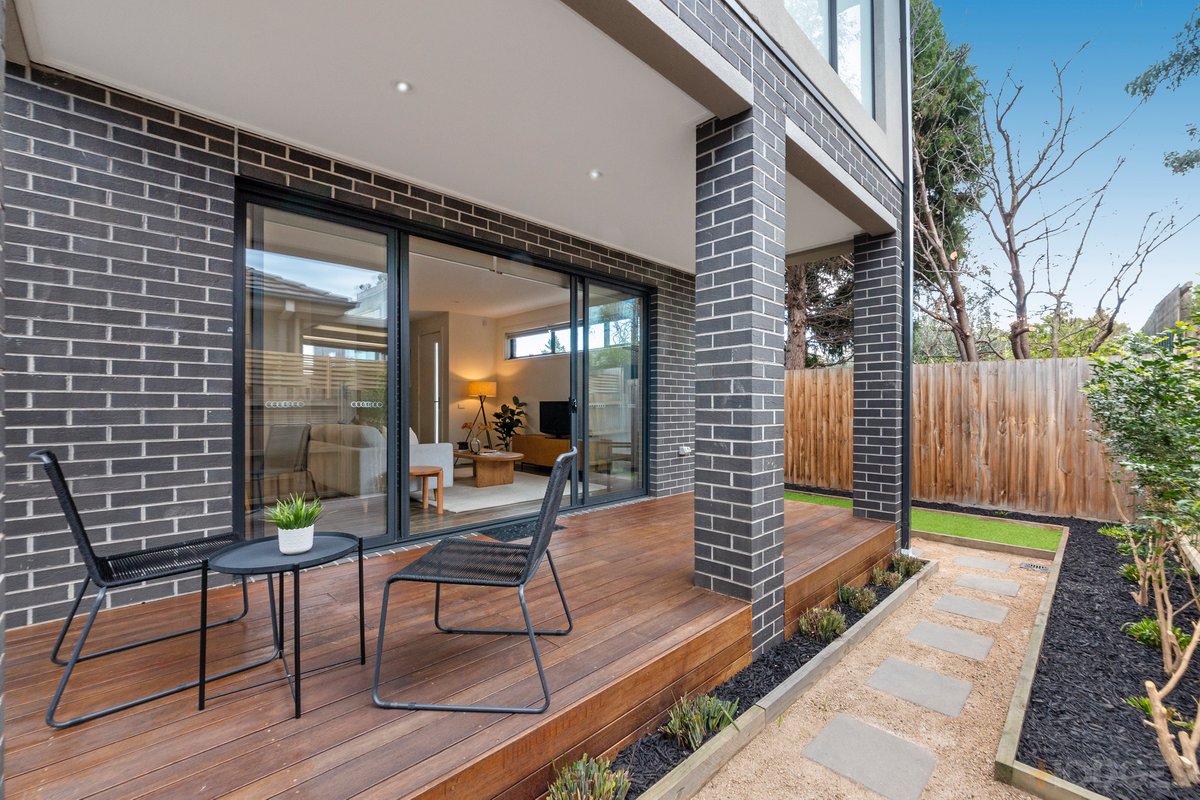2 / 9 Hamilton Street Bentleigh - Residential for sale