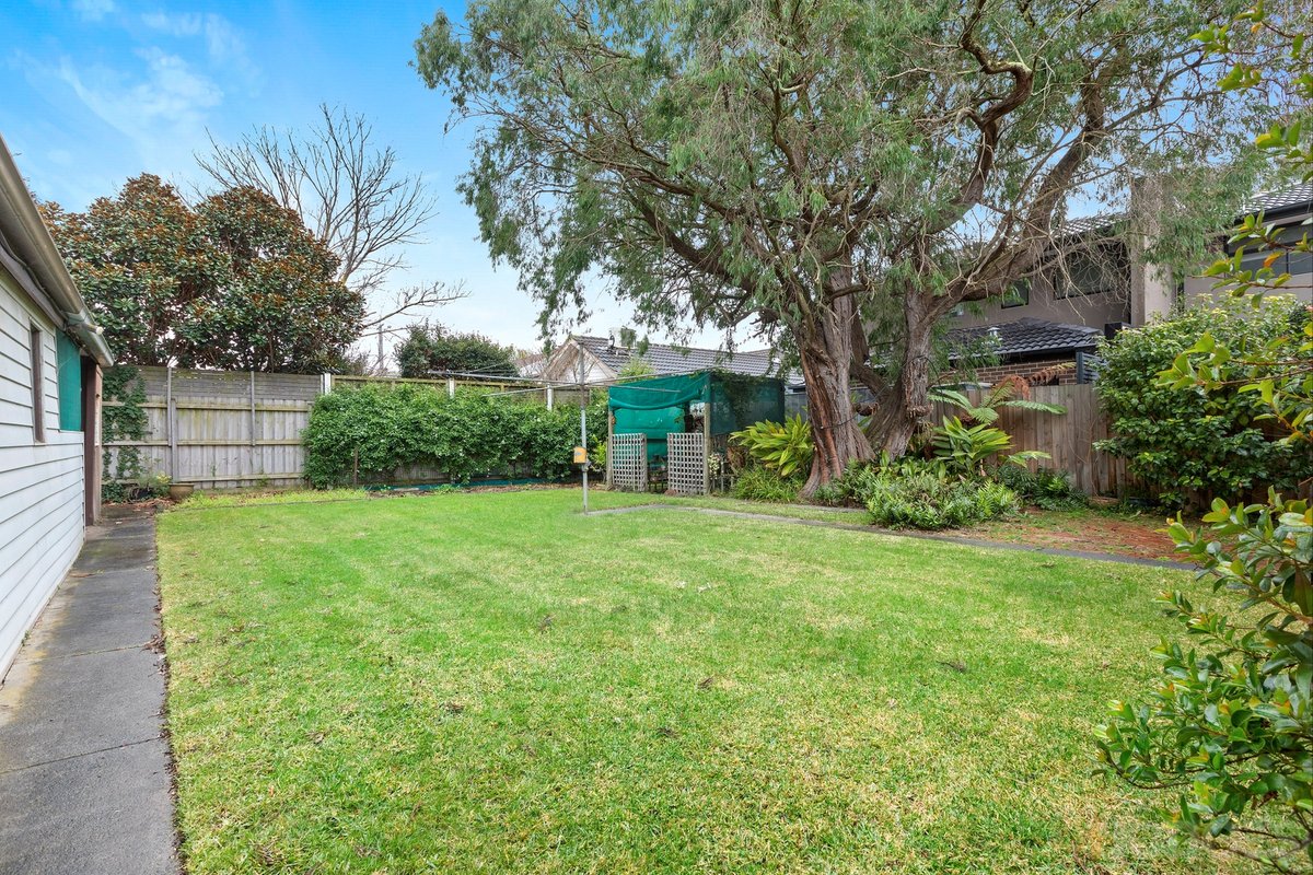 29 Parkin Avenue Cheltenham - Residential for sale