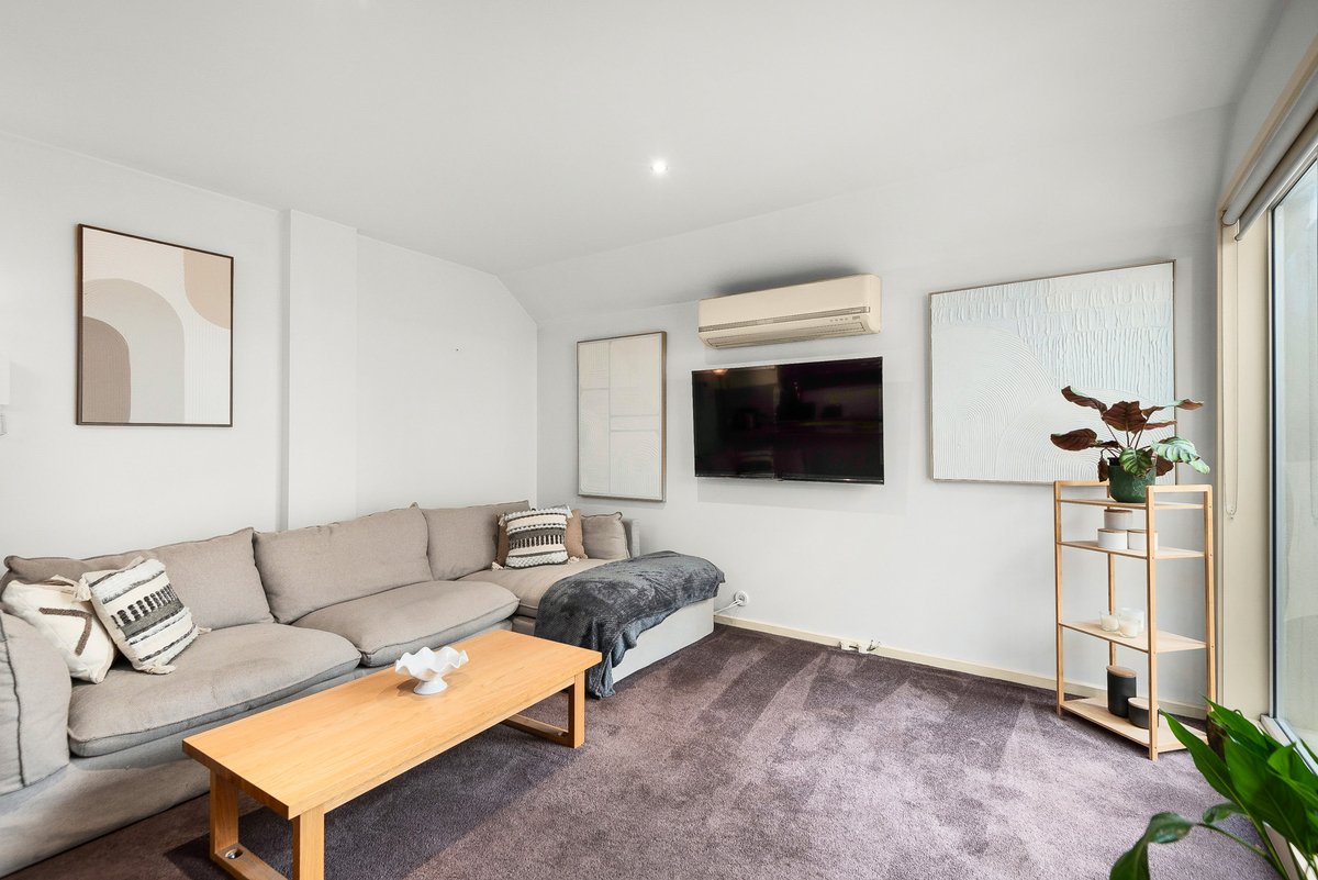 2 / 93 Highett Road Hampton - Residential for lease