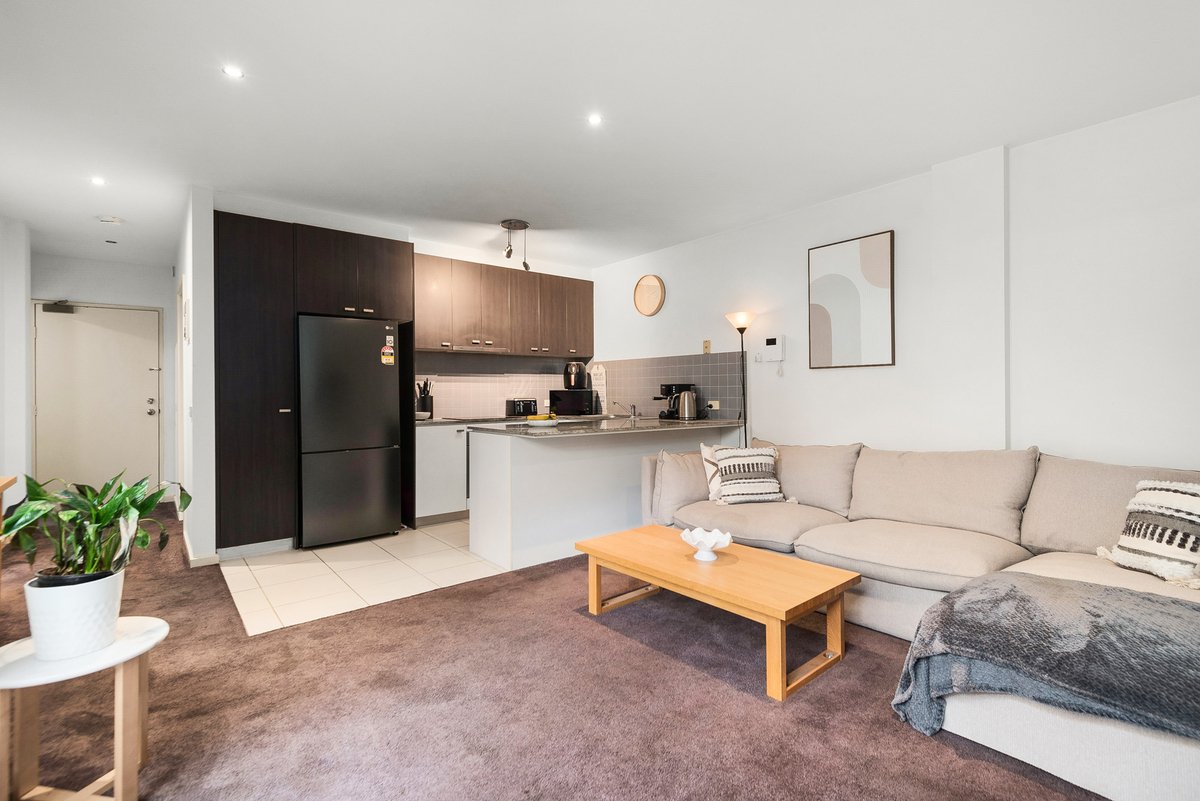 2 / 93 Highett Road Hampton - Residential for lease