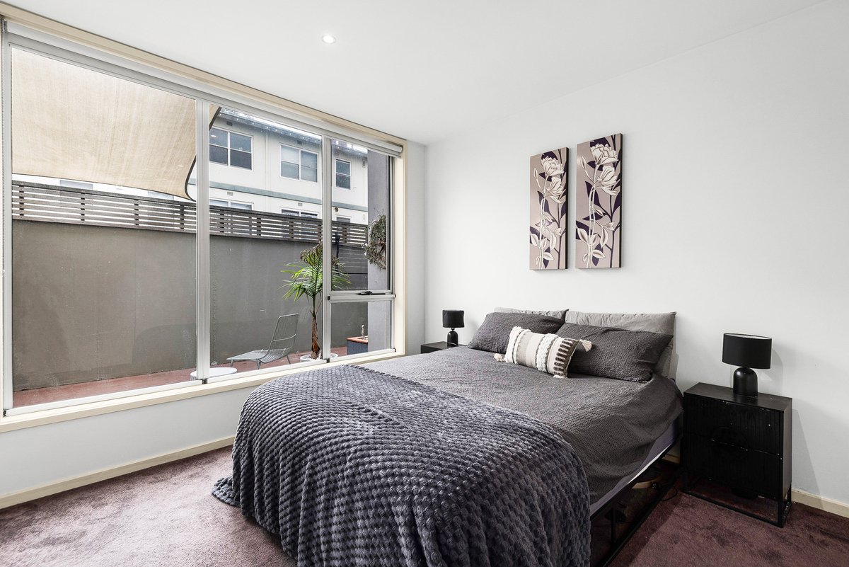 2 / 93 Highett Road Hampton - Residential for lease