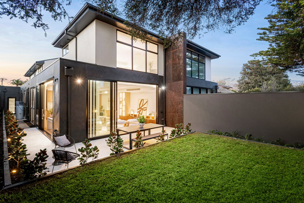 2D Reno Road Sandringham - Residential for sale