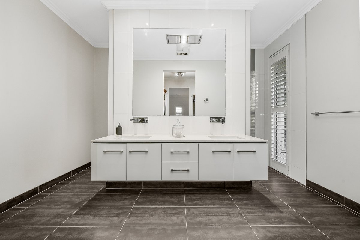 3 Jardine Court SANDHURST - Residential for sale