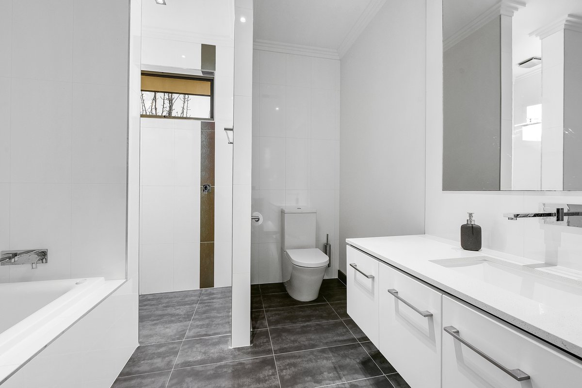 3 Jardine Court SANDHURST - Residential for sale