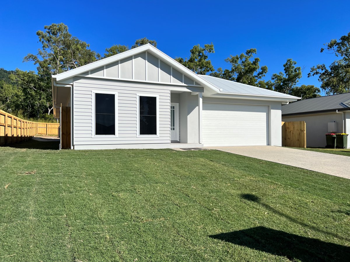 3 Reef Court, CANNONVALE QLD 4802