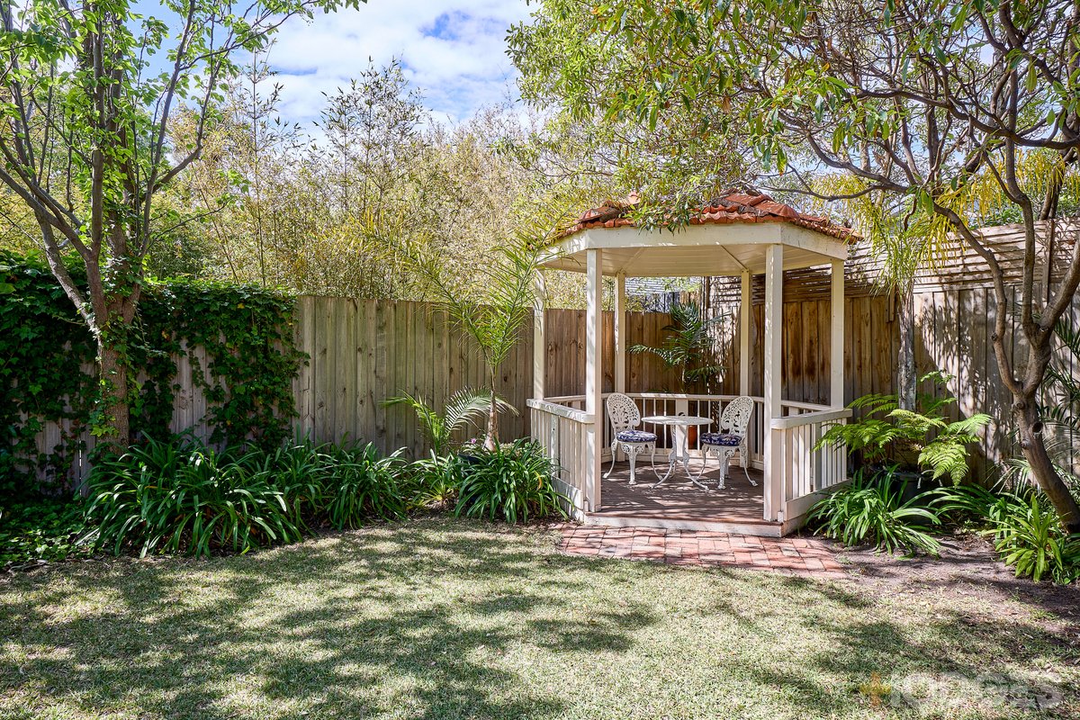 30 The Avenue Hampton - Residential for sale