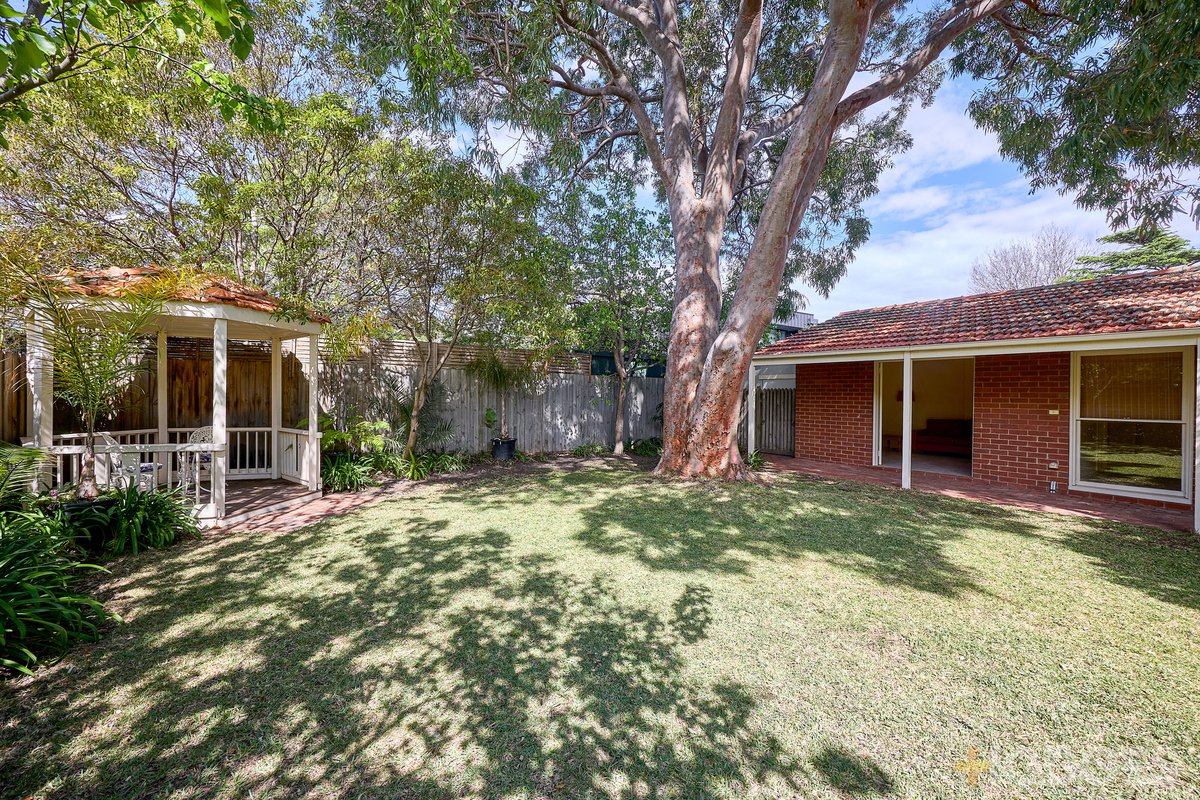 30 The Avenue Hampton - Residential for sale