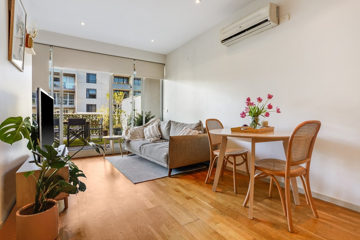 302 / 99 Nott Street PORT MELBOURNE - Residential for sale