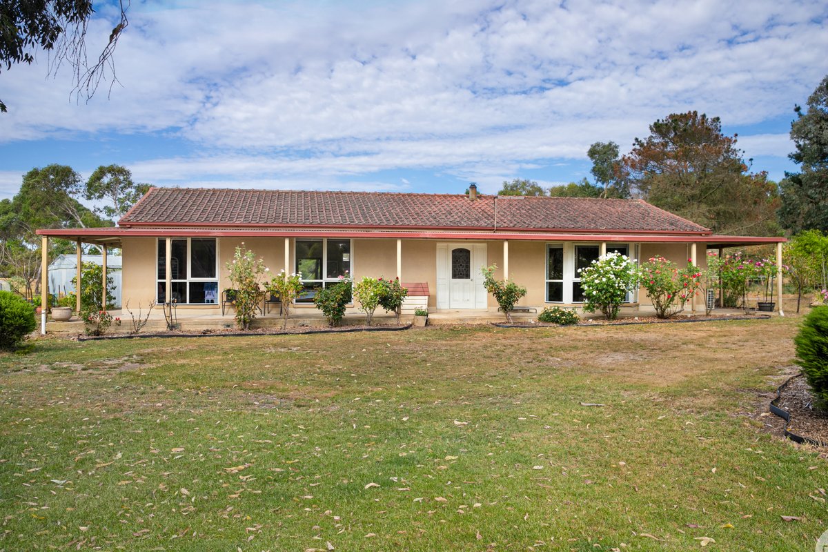 303 Haddon School Road, HADDON VIC 3351
