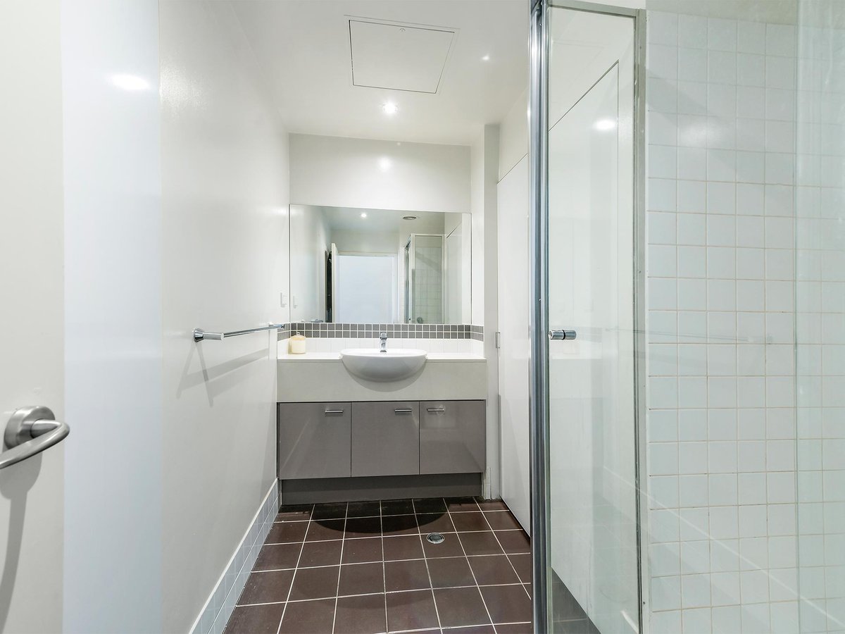 303 / 242 Glen Huntly Road ELSTERNWICK - Residential for sale