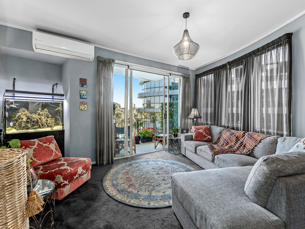 304 / 23 Queens Road MELBOURNE - Residential for sale