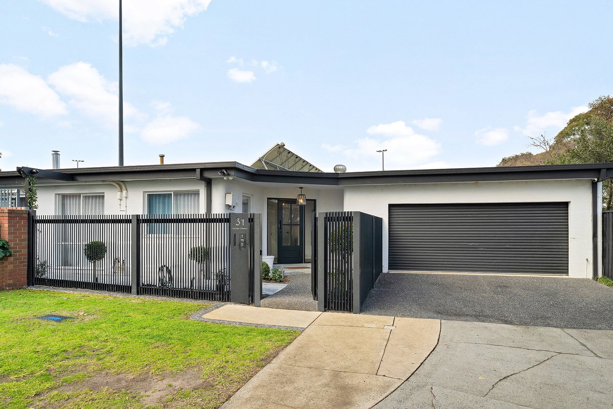 31 Parkview Crescent Hampton East - 4 bedroom property