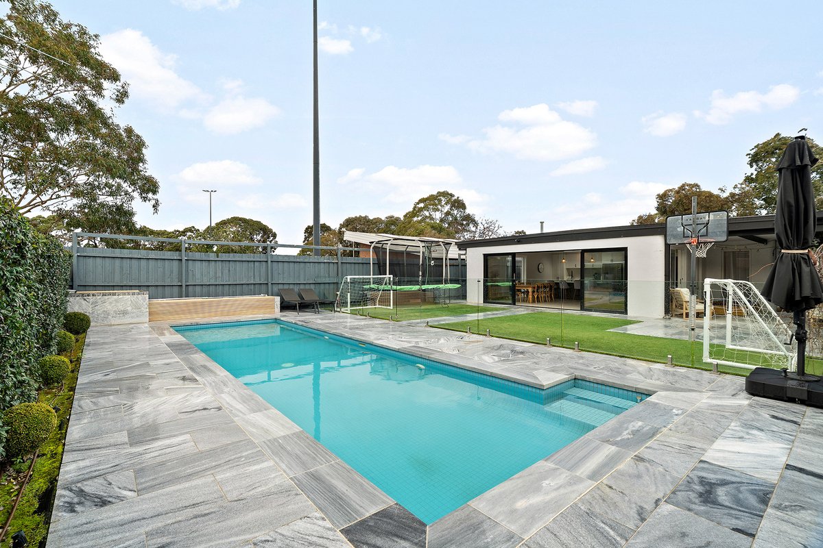 31 Parkview Crescent Hampton East - Residential for lease