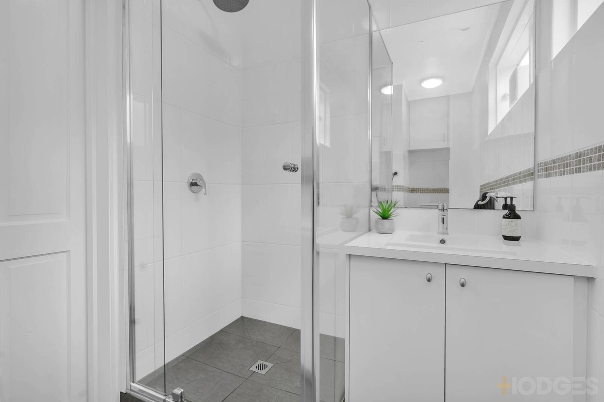 3 / 10 Commercial Road Mentone - Residential for sale
