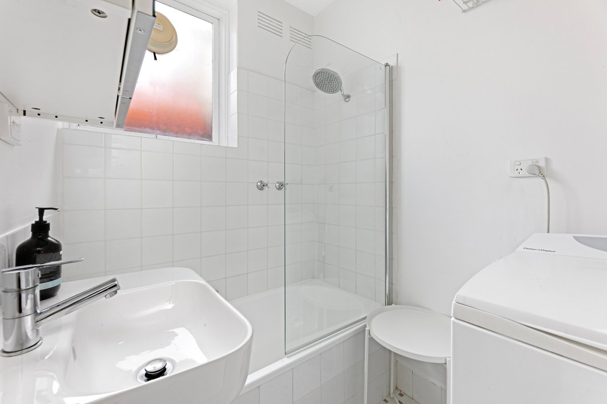 3 / 108 Park Street St Kilda West - Residential for lease