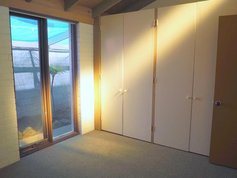 3 / 11 Bent Parade BLACK ROCK - Residential for lease
