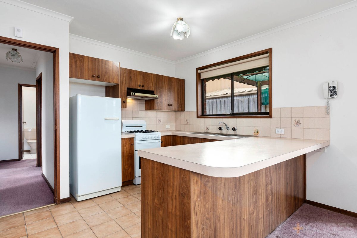 3 / 11 Henderson Drive Lara - Residential for sale
