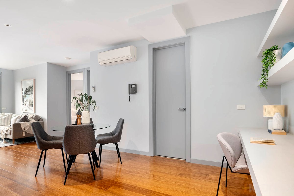 3 / 11 Railway Crescent Hampton - Residential for sale