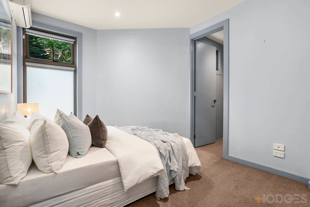 3 / 11 Railway Crescent Hampton - Residential for sale