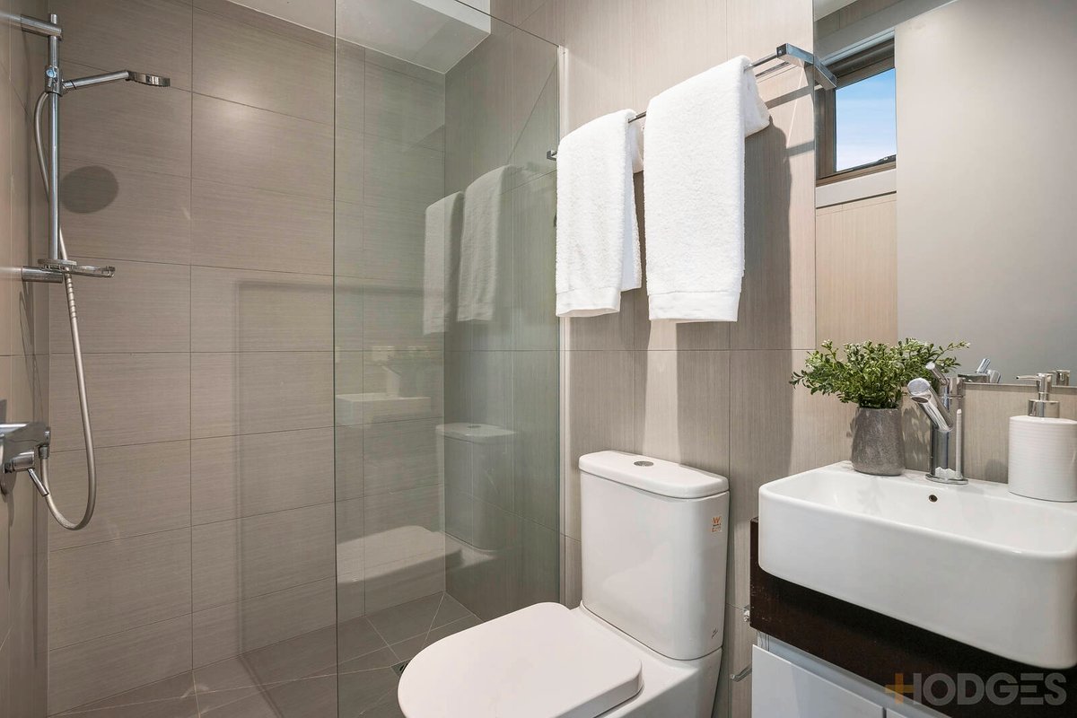 3 / 11 Railway Crescent Hampton - Residential for sale