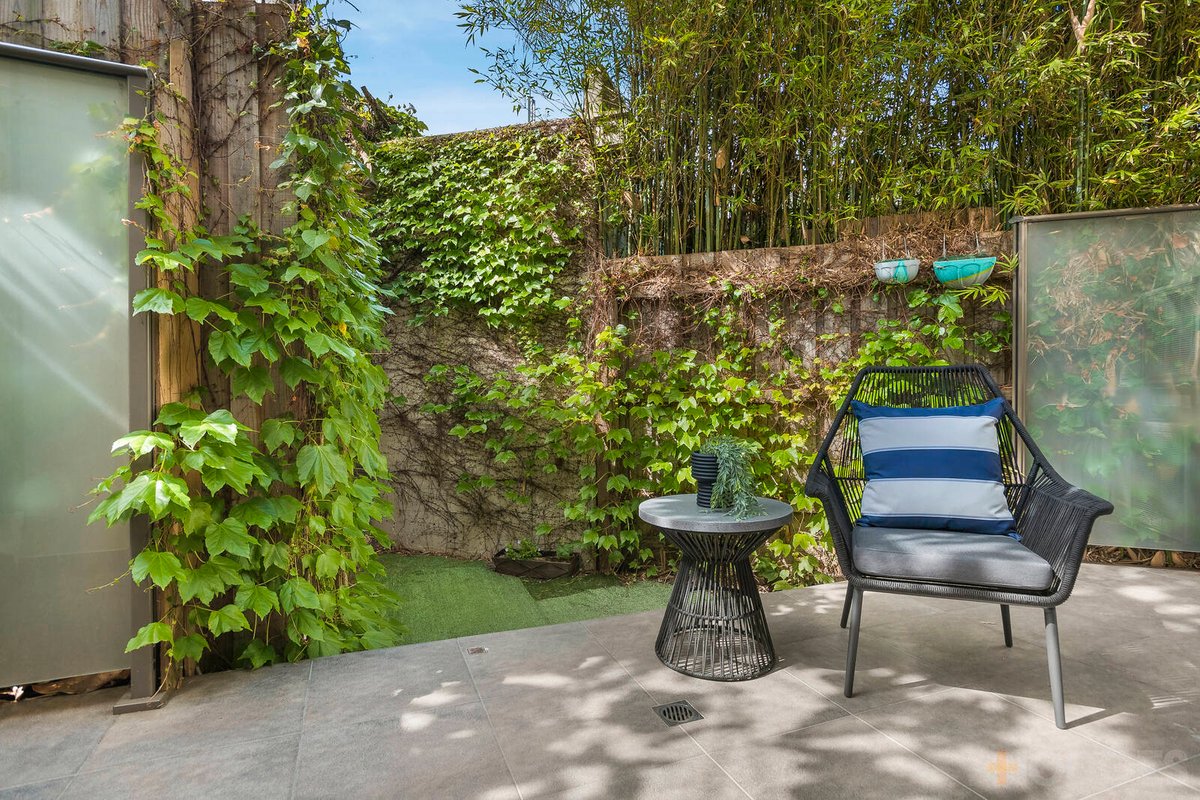 3 / 11 Railway Crescent Hampton - Residential for sale
