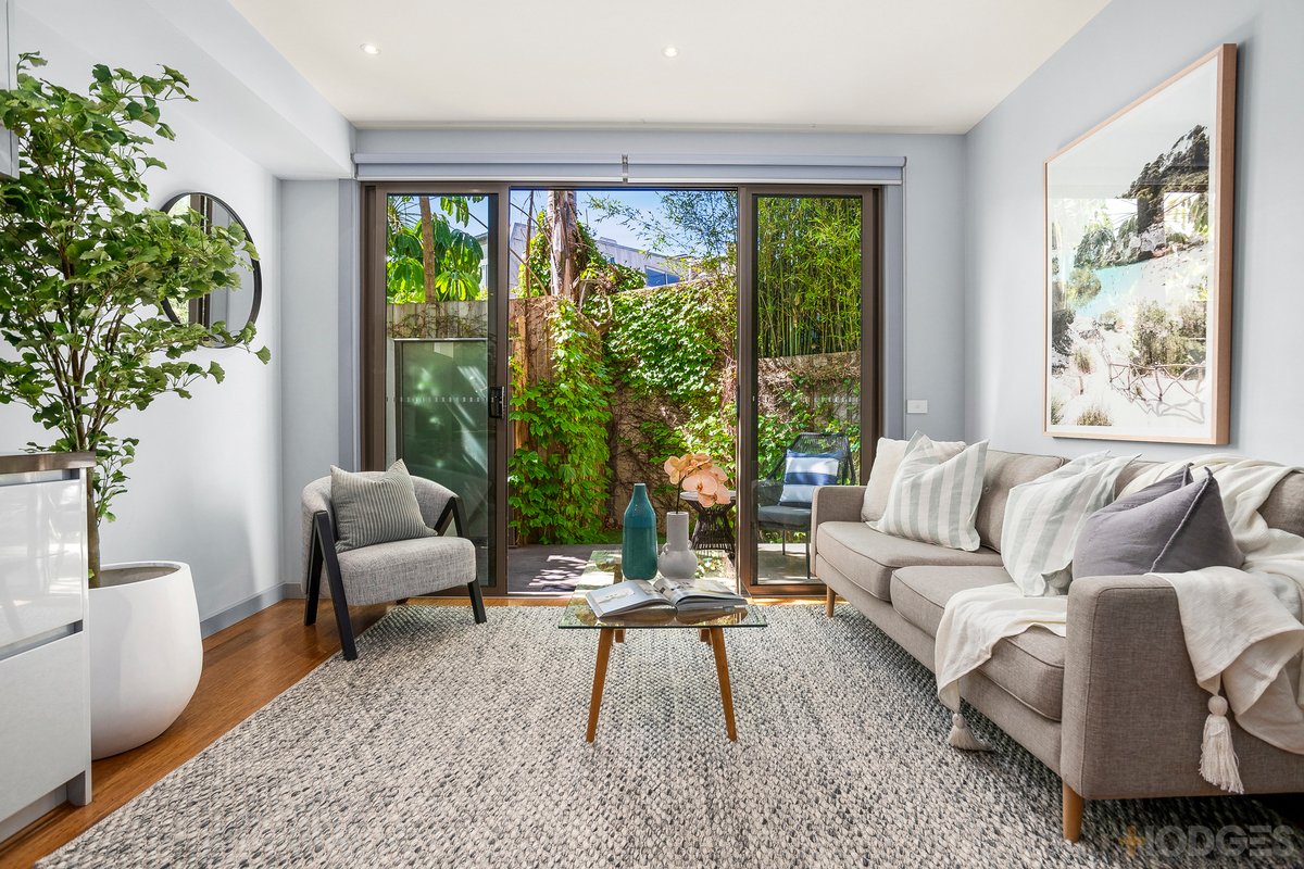 3 / 11 Railway Crescent Hampton - Residential for sale