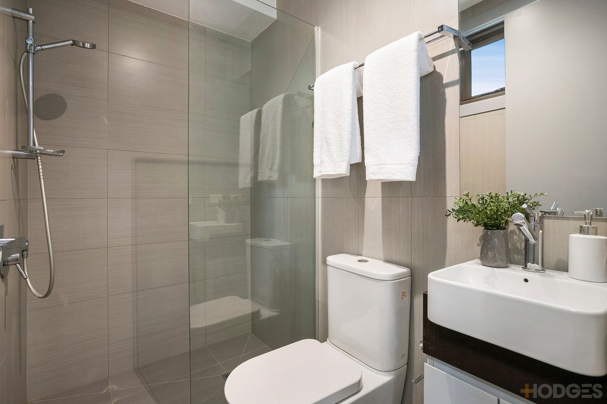3 / 11 Railway Crescent Hampton - Residential for sale