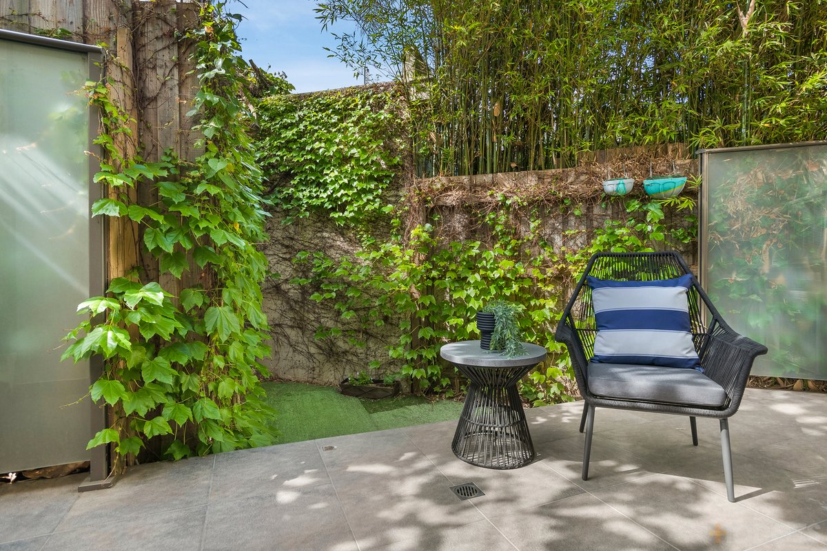3 / 11 Railway Crescent Hampton - Residential for sale