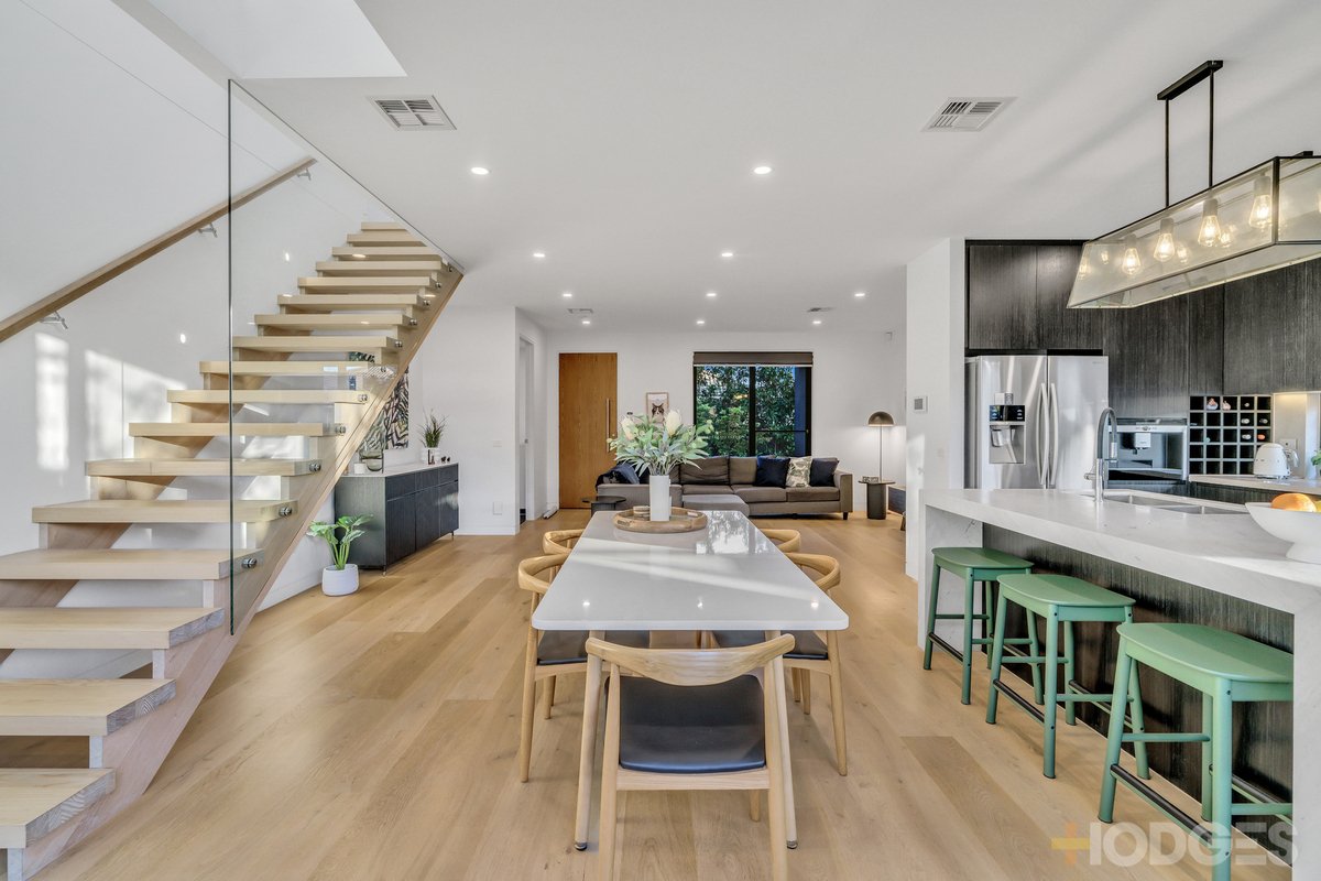 3 / 16 The Corso Parkdale - Residential for sale