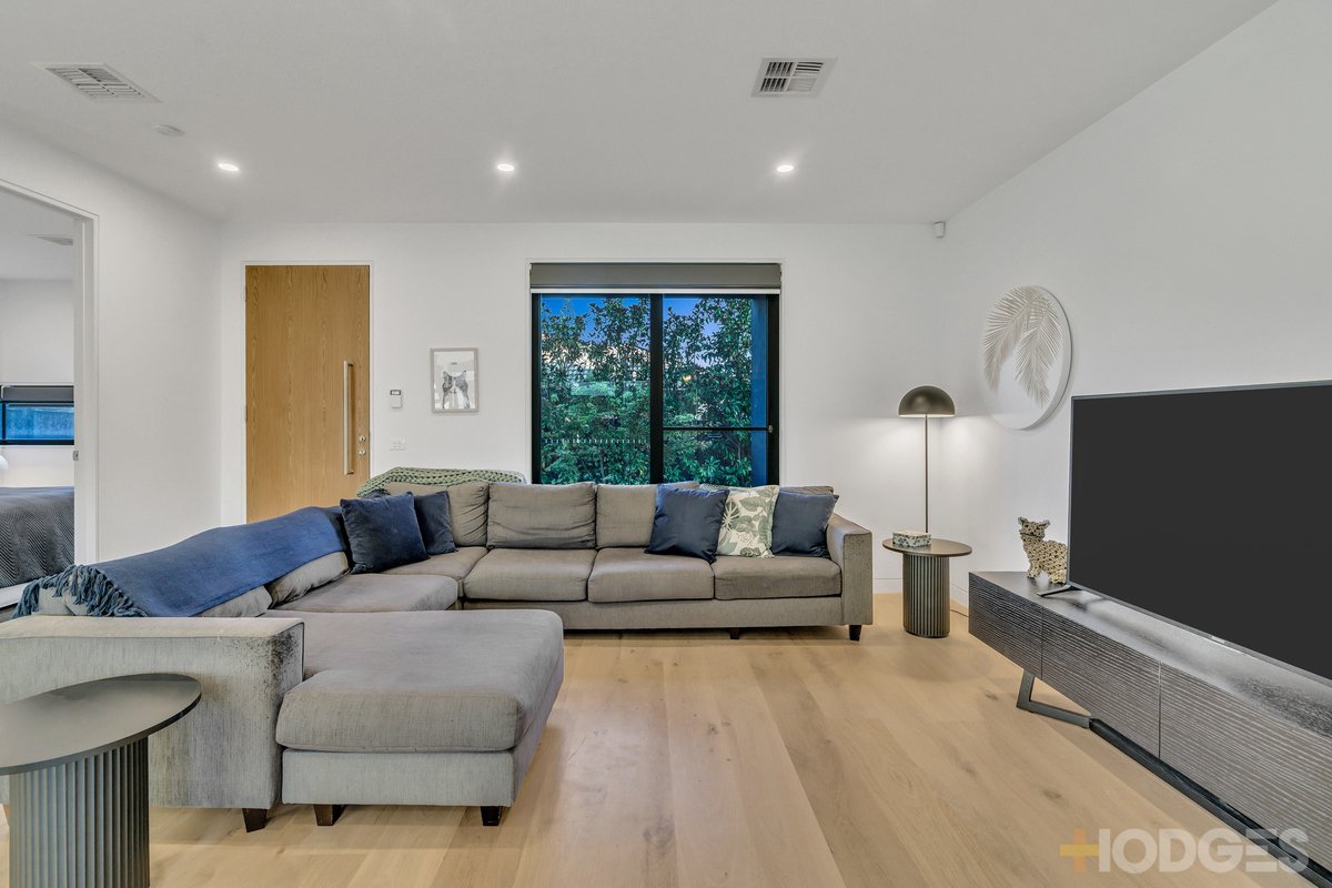 3 / 16 The Corso Parkdale - Residential for sale