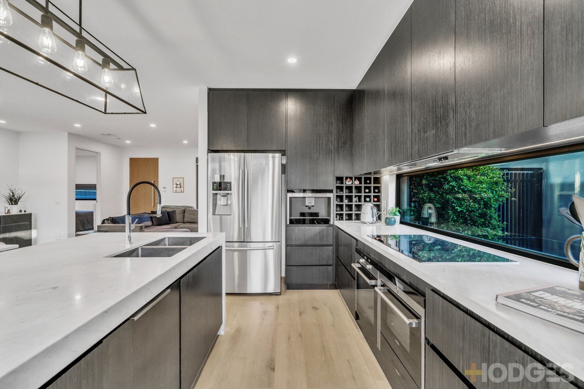 3 / 16 The Corso Parkdale - Residential for sale