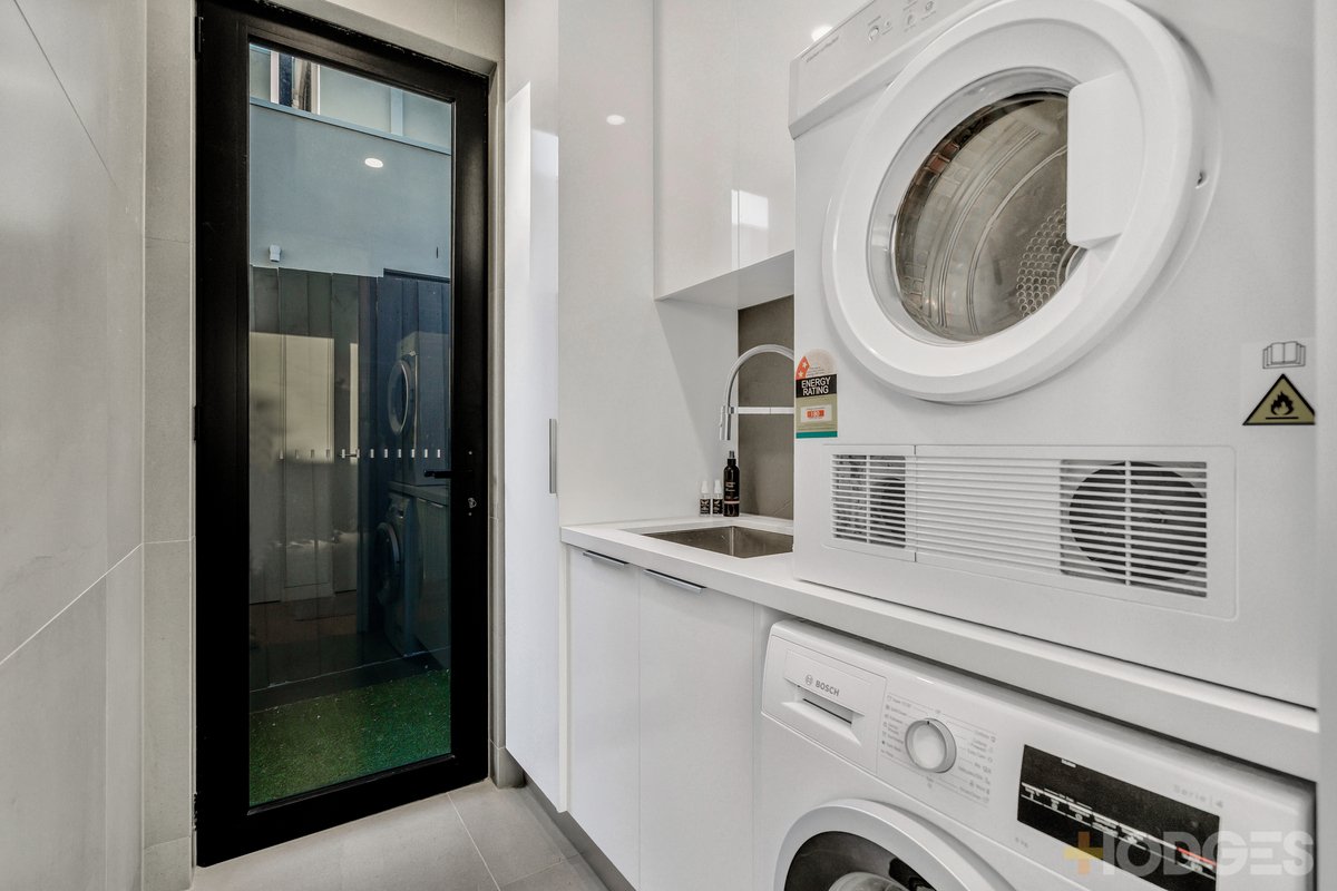 3 / 16 The Corso Parkdale - Residential for sale